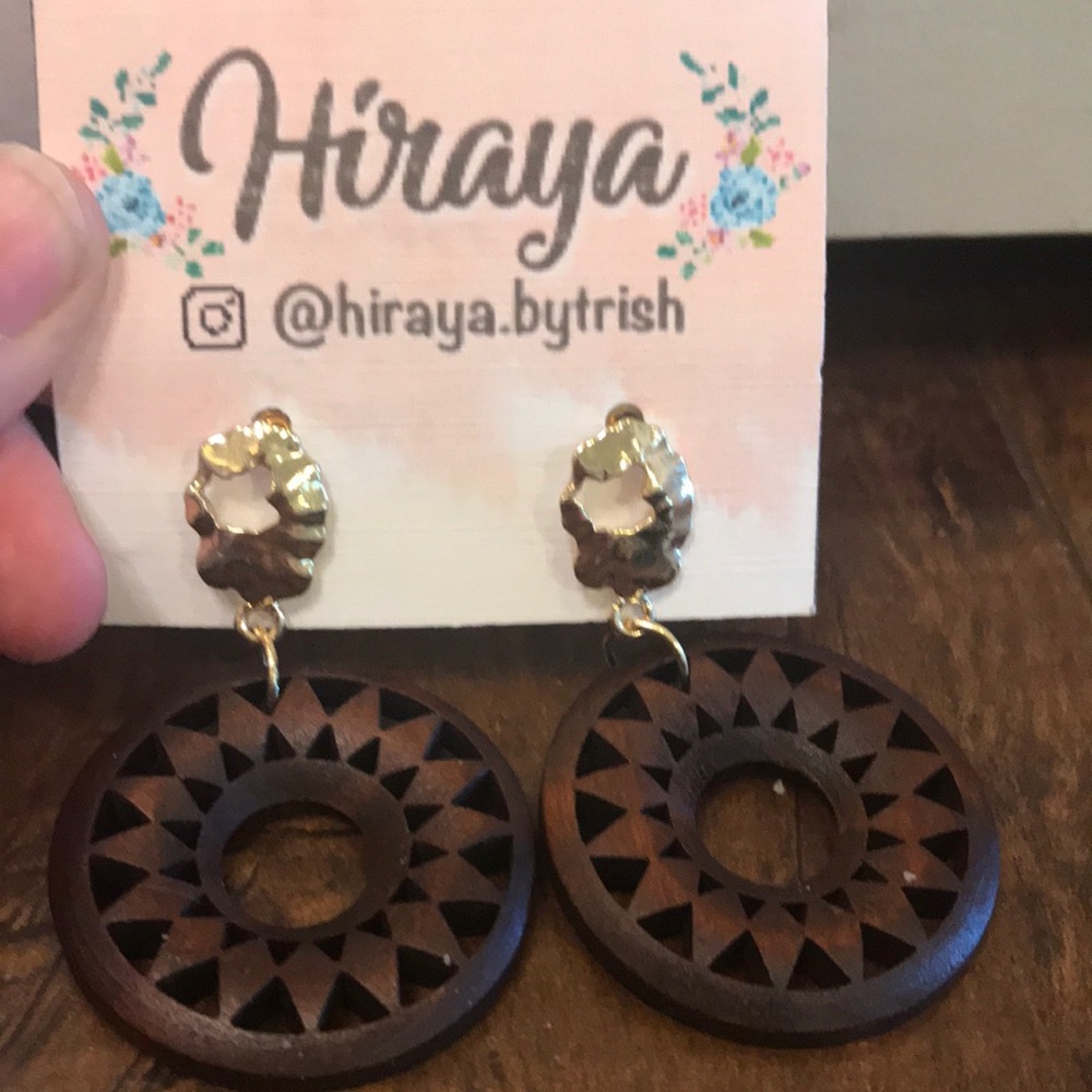 NEW Hiraya Brown Dangling Earrings